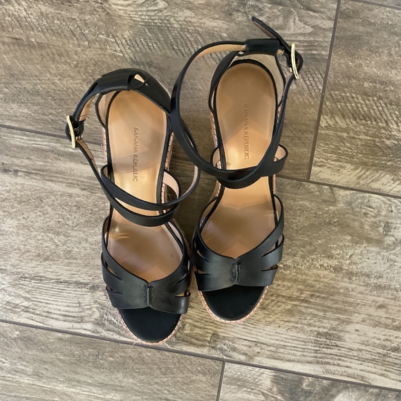 Black Banana Republic Wedges size 9 - Picture 5 of 5